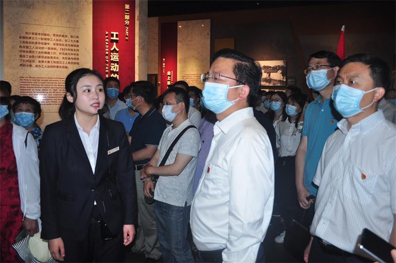 799bad5a3b514f096e69bbc4a7896cd9694117daab1f9