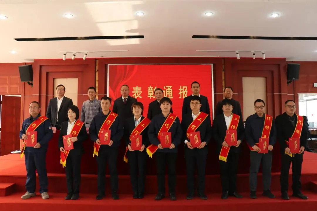 a9e8f7d34bf3d5645f85839e28ee31c9694120b2e610e