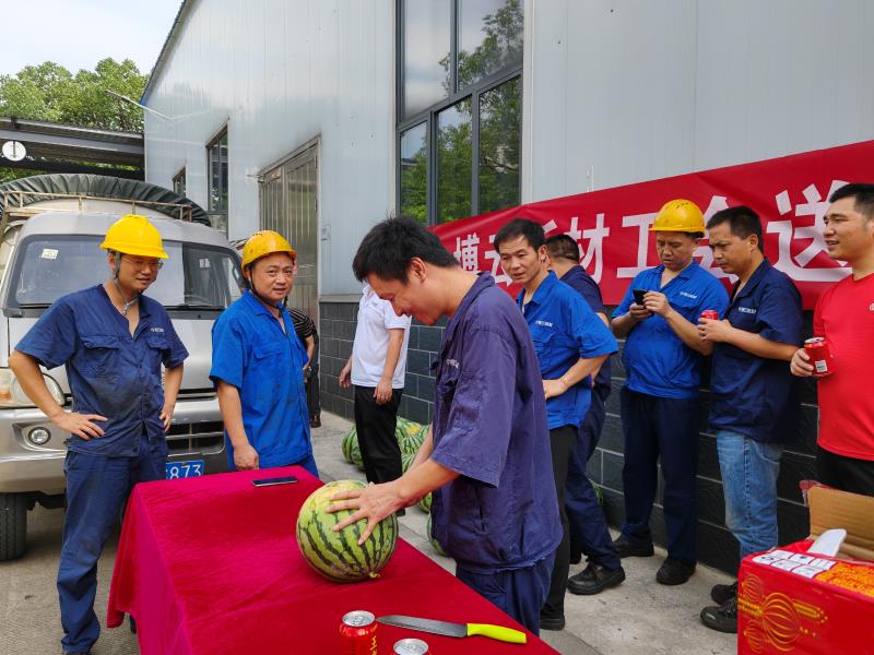 d0096ec6c83575373e3a21d129ff8fef69412c6e0b816